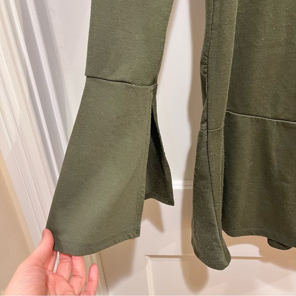 ⭐️ Zara Trafaluc Olive Green Bell Sleeve Mini Dress M - Picture 4 of 8